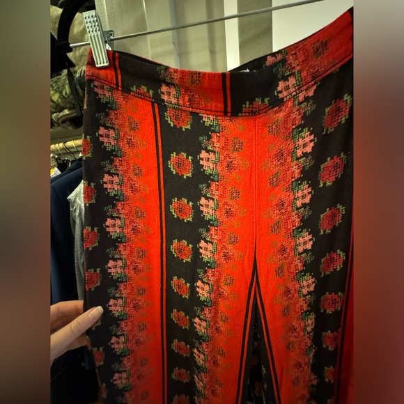 Silence + Noise Extreme Kick Flare Pant | Urban Outfitters - Picture 4 of 4